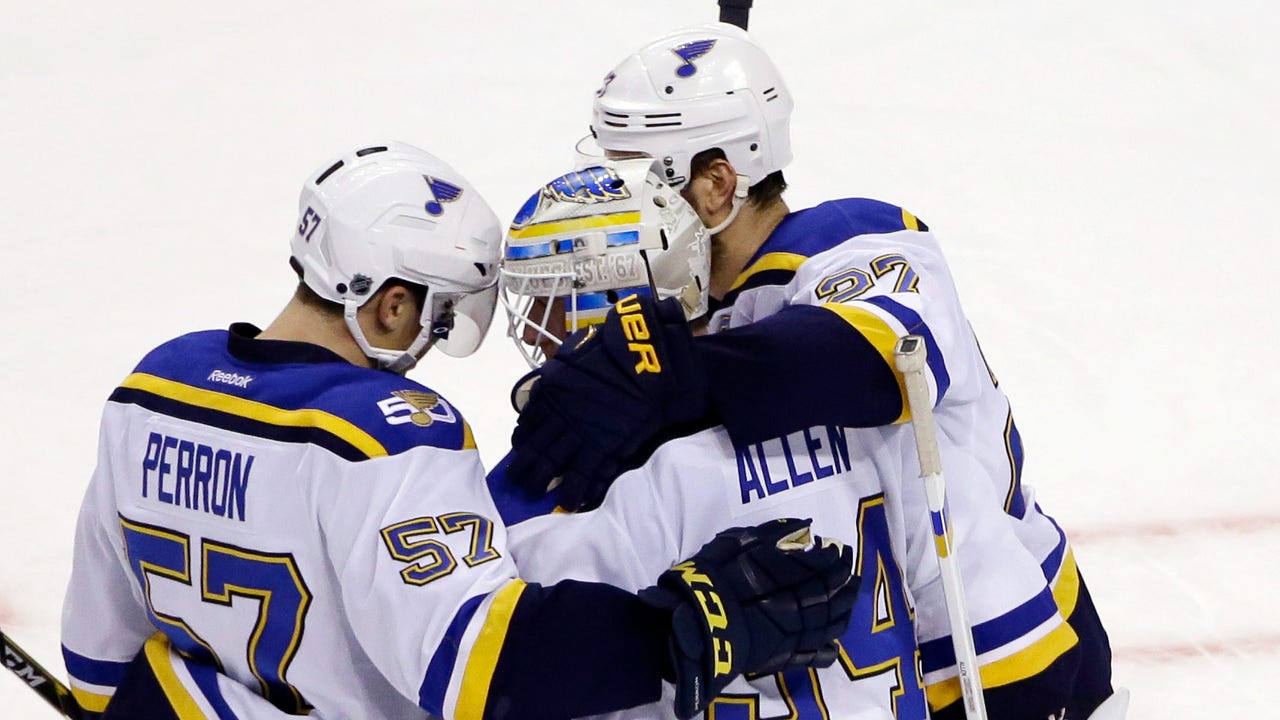 Allen saves 39 shots, Blues power past Bruins 4-2